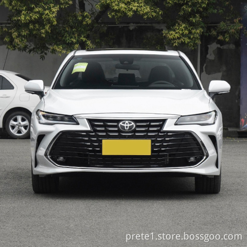 Hot selling in 2023 Toyota Asian Dragon 2022 2.5L gasoline car Maximum speed 205km 5 seats Electric skylight Asian Dragon
